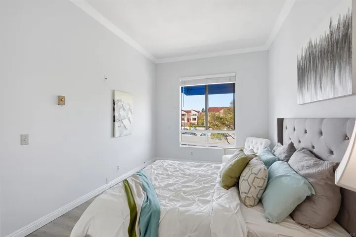 8310 Regents Rd 3h, University City, California 92122