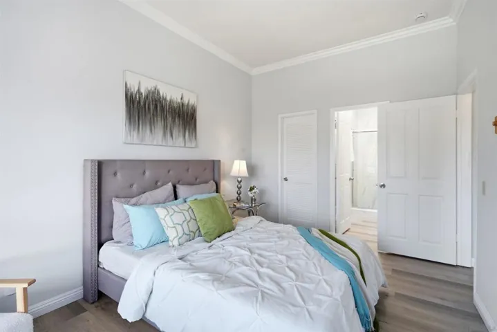 8310 Regents Rd 3h, University City, California 92122