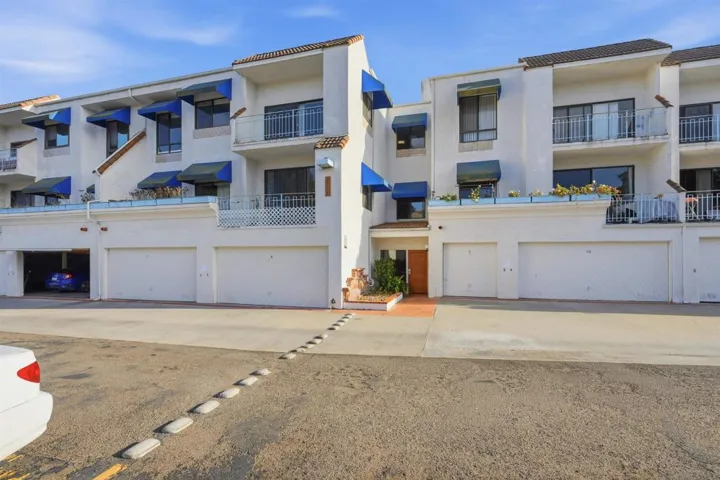 8310 Regents Rd 3h, University City, California 92122