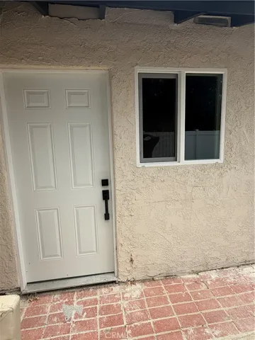 7912 White Oak Avenue B, Northridge, California 91325