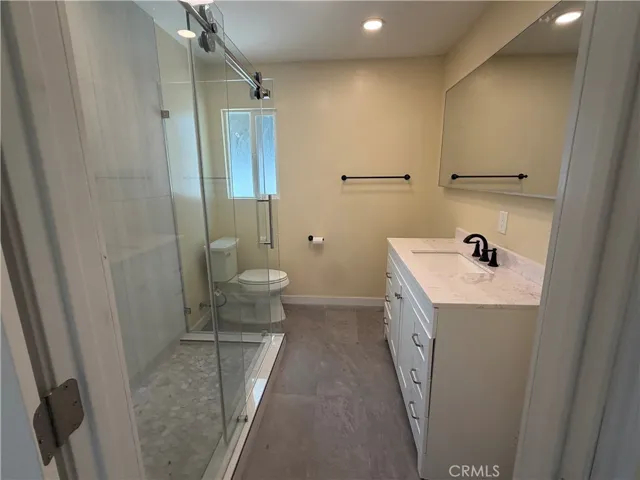 7912 White Oak Avenue B, Northridge, California 91325