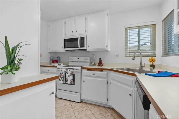 6951 Knollcrest 56, Garden Grove, California 92845