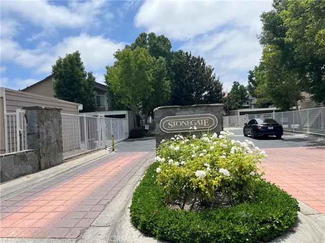 Lovely Stonegate Community