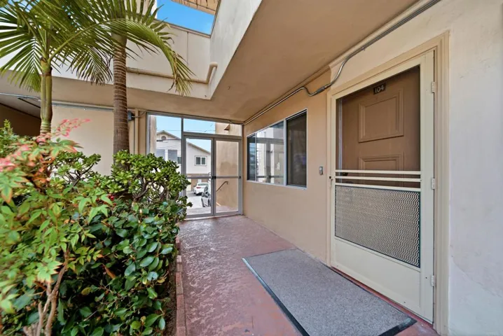 5015 Cape May Avenue 104, San Diego, California 92107