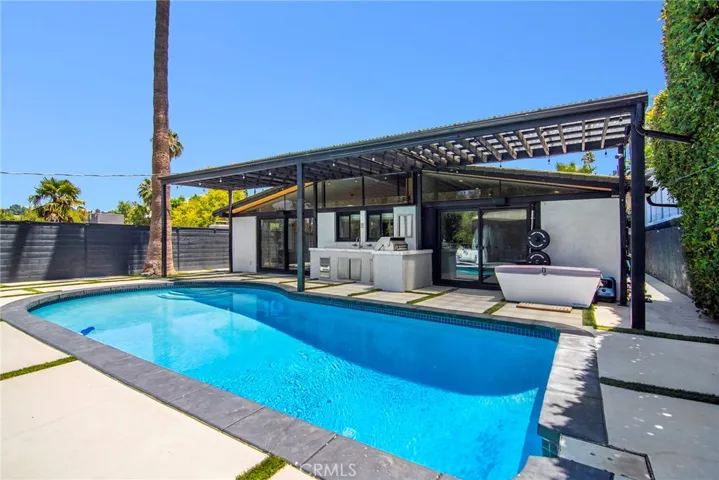 22253 Flanco Road, Woodland Hills, California 91364