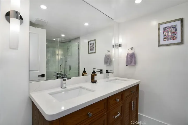 22253 Flanco Road, Woodland Hills, California 91364