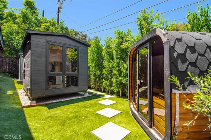 22253 Flanco Road, Woodland Hills, California 91364