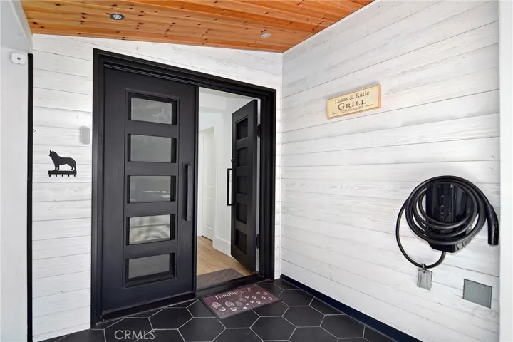 22253 Flanco Road, Woodland Hills, California 91364