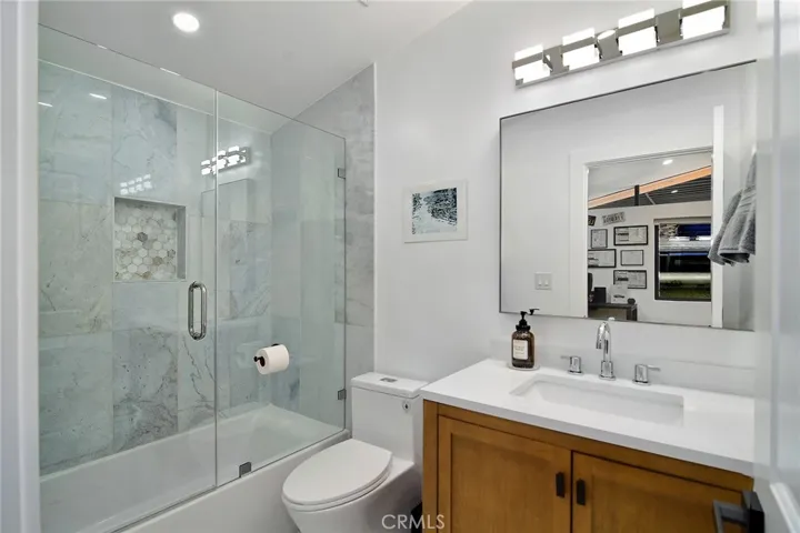 22253 Flanco Road, Woodland Hills, California 91364