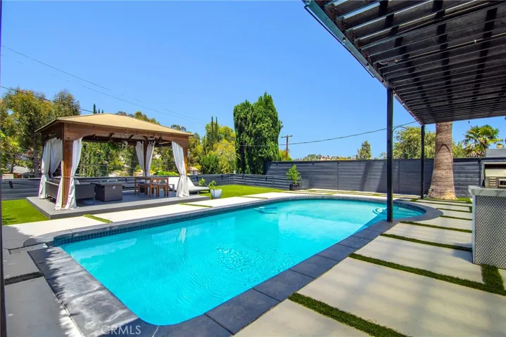 22253 Flanco Road, Woodland Hills, California 91364