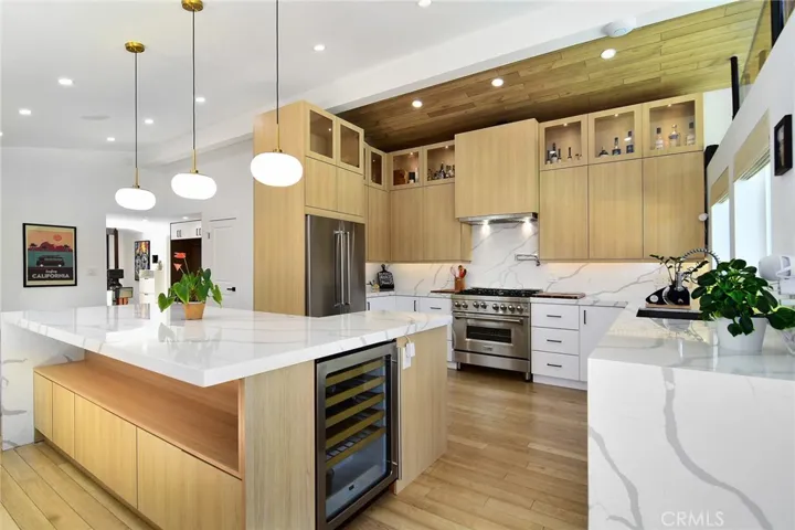 22253 Flanco Road, Woodland Hills, California 91364