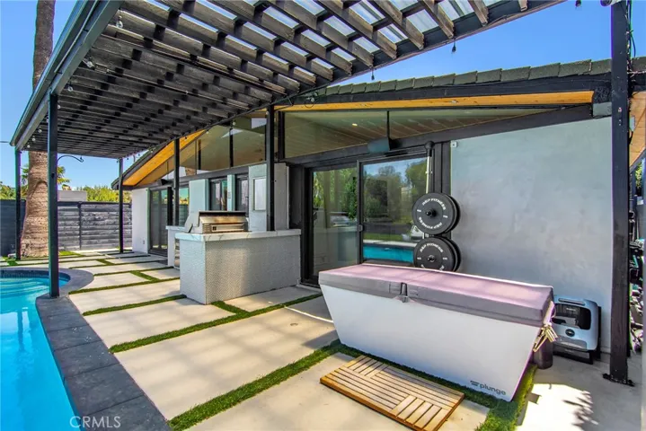 22253 Flanco Road, Woodland Hills, California 91364