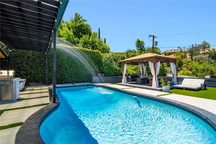 22253 Flanco Road, Woodland Hills, California 91364