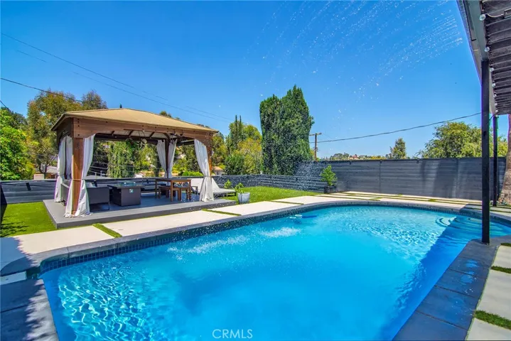 22253 Flanco Road, Woodland Hills, California 91364