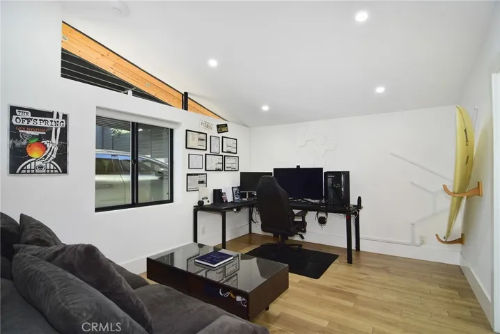 22253 Flanco Road, Woodland Hills, California 91364
