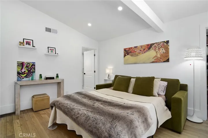 22253 Flanco Road, Woodland Hills, California 91364