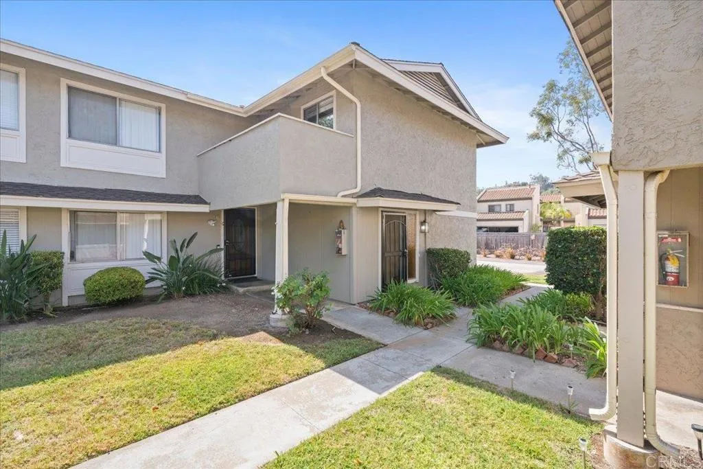 983 Amistad Pl