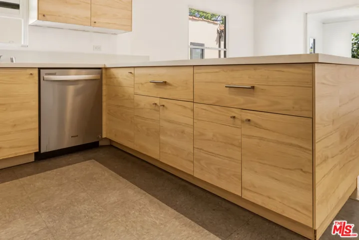 3429 Edgehill Drive 1, Los Angeles, California 90018