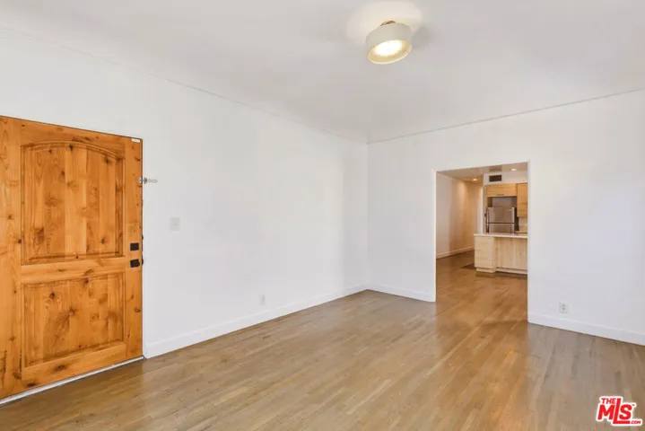3429 Edgehill Drive 1, Los Angeles, California 90018