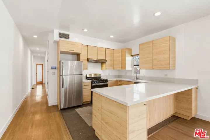 3429 Edgehill Drive 1, Los Angeles, California 90018
