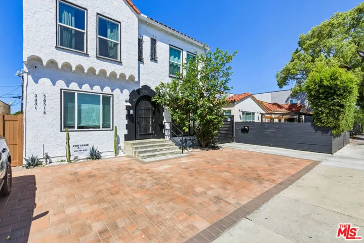 3429 Edgehill Drive 1, Los Angeles, California 90018