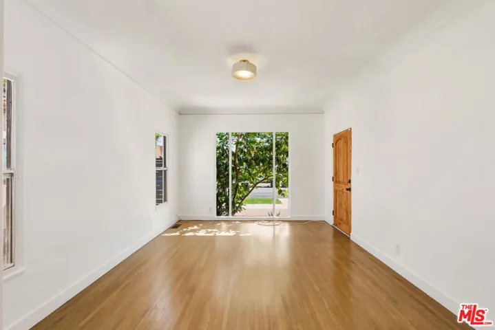 3429 Edgehill Drive 1, Los Angeles, California 90018