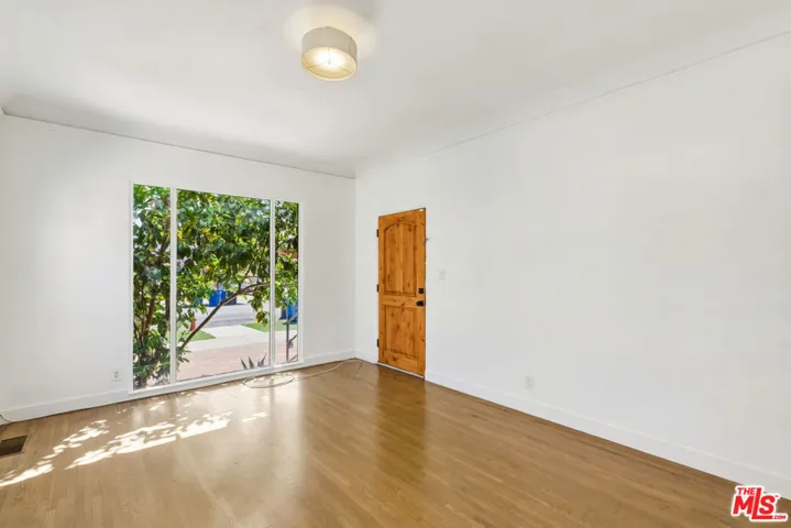 3429 Edgehill Drive 1, Los Angeles, California 90018