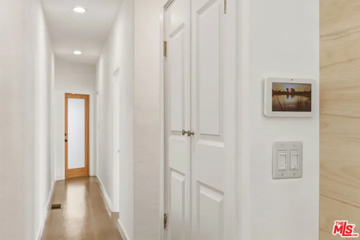 3429 Edgehill Drive 1, Los Angeles, California 90018