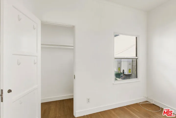 3429 Edgehill Drive 1, Los Angeles, California 90018