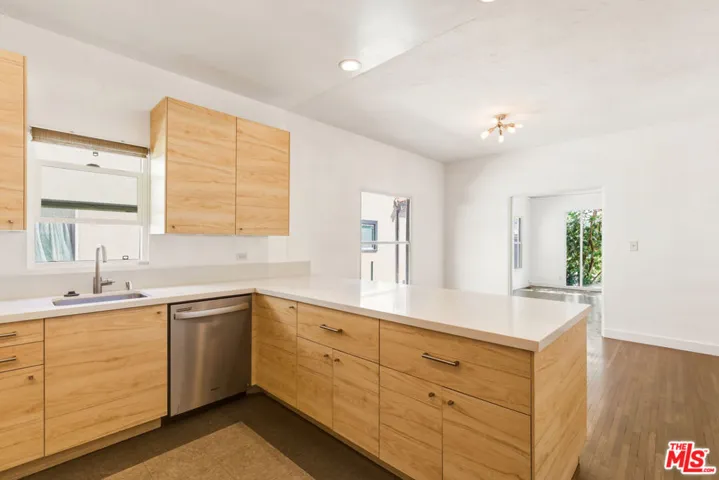 3429 Edgehill Drive 1, Los Angeles, California 90018