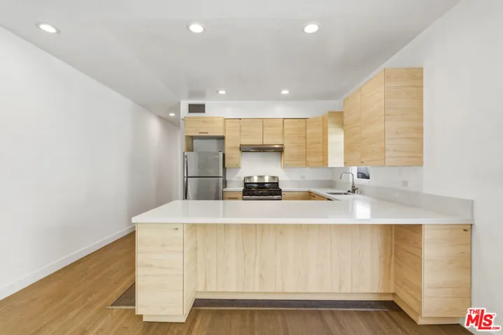 3429 Edgehill Drive 1, Los Angeles, California 90018