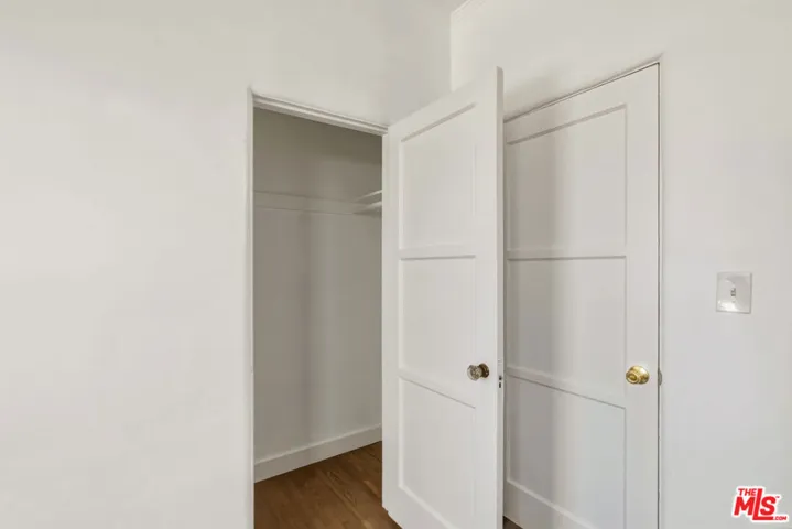 3429 Edgehill Drive 1, Los Angeles, California 90018
