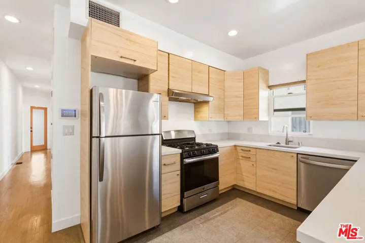 3429 Edgehill Drive 1, Los Angeles, California 90018