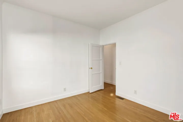 3429 Edgehill Drive 1, Los Angeles, California 90018