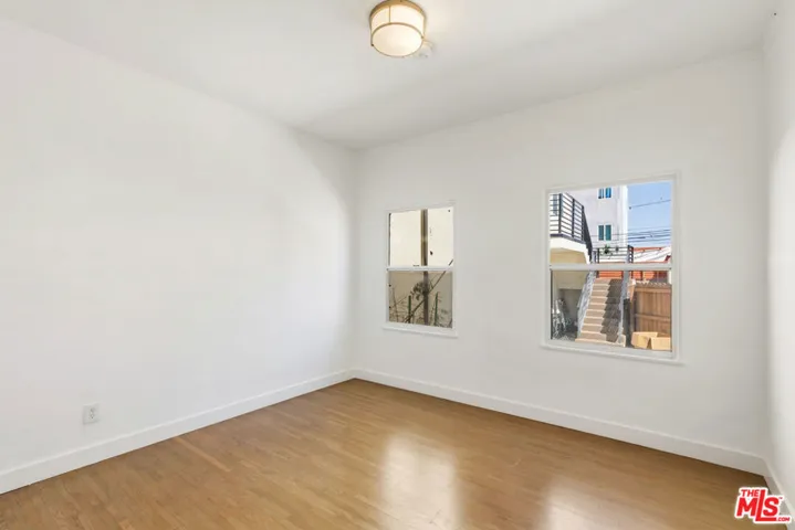 3429 Edgehill Drive 1, Los Angeles, California 90018