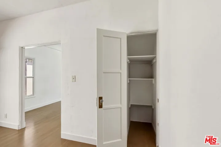 3429 Edgehill Drive 1, Los Angeles, California 90018