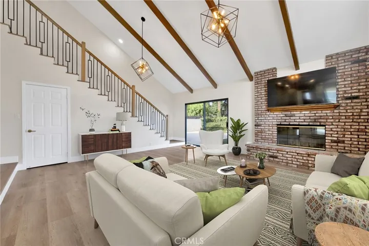 1432 N Catalina Street, Burbank, California 91505
