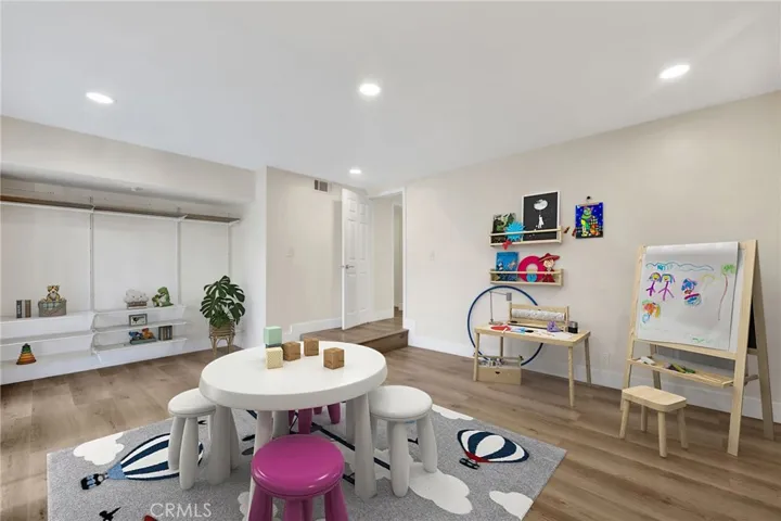1432 N Catalina Street, Burbank, California 91505
