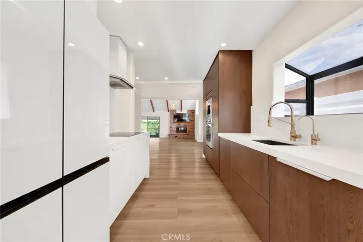 1432 N Catalina Street, Burbank, California 91505