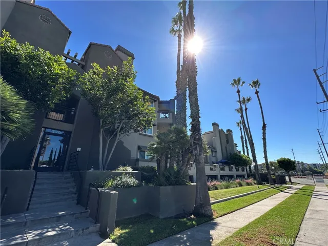 310 Lake St 105, Huntington Beach, California 92648
