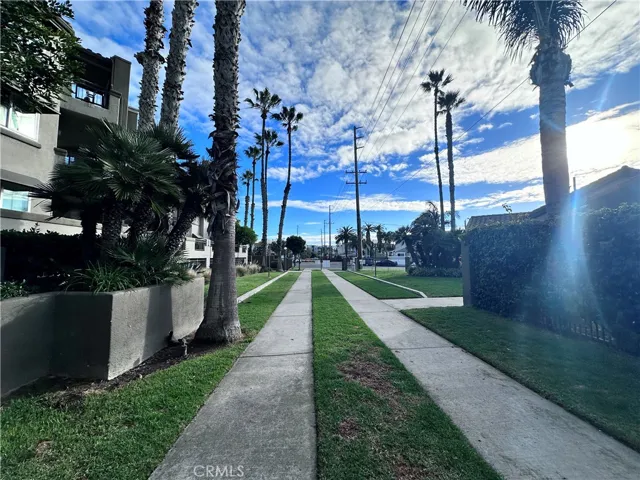 310 Lake St 105, Huntington Beach, California 92648
