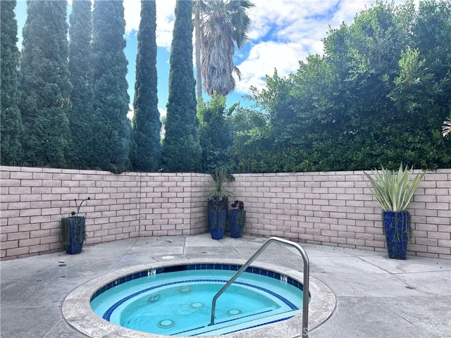 310 Lake St 105, Huntington Beach, California 92648