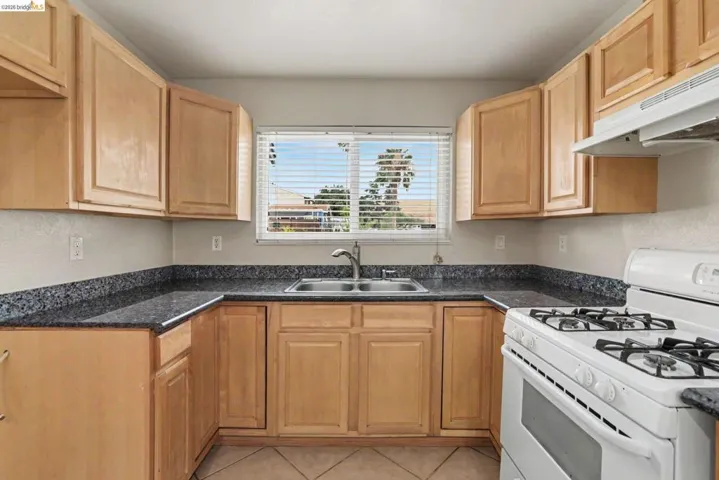2416 Redwood Dr, Antioch, California 94509