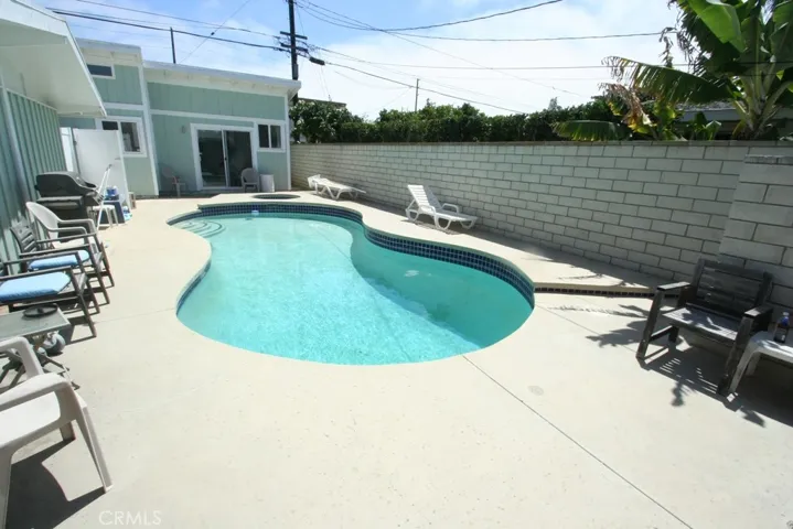 703 Center, Costa Mesa, California 92627