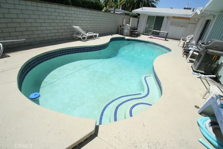 703 Center, Costa Mesa, California 92627