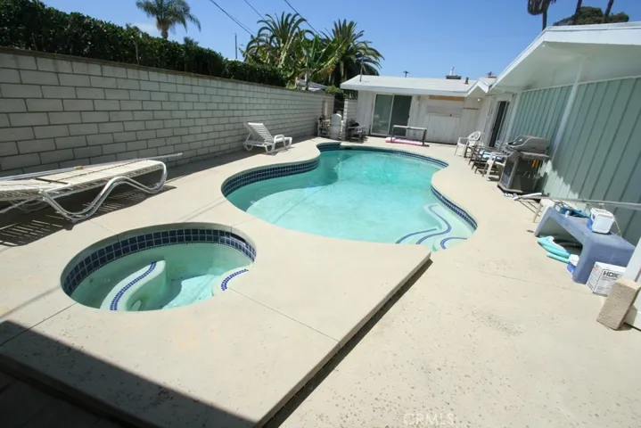 703 Center, Costa Mesa, California 92627