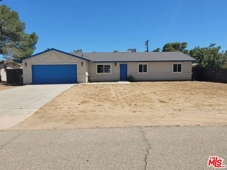9012 Columbine Ave