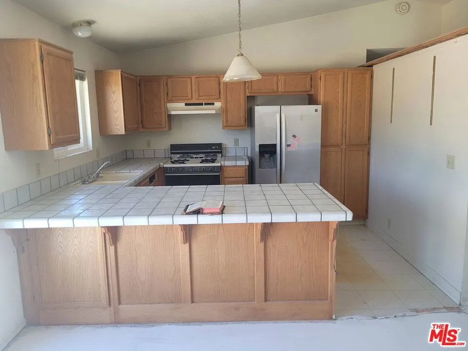 9012 Columbine Avenue, California City, California 93505 — photo 4