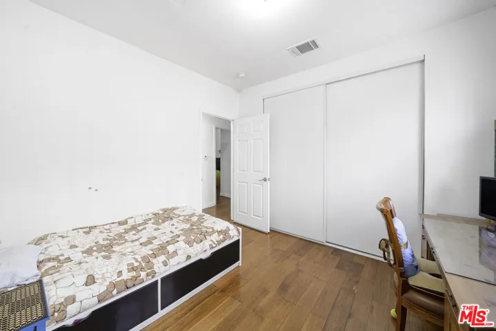416 N Serrano Avenue, Los Angeles, California 90004