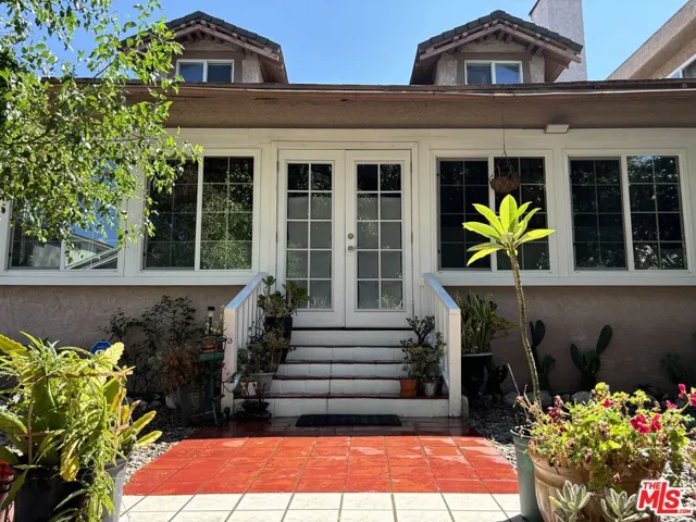 416 N Serrano Avenue, Los Angeles, California 90004